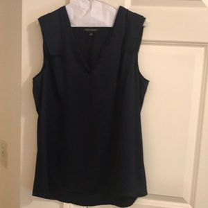 BR V neck navy top